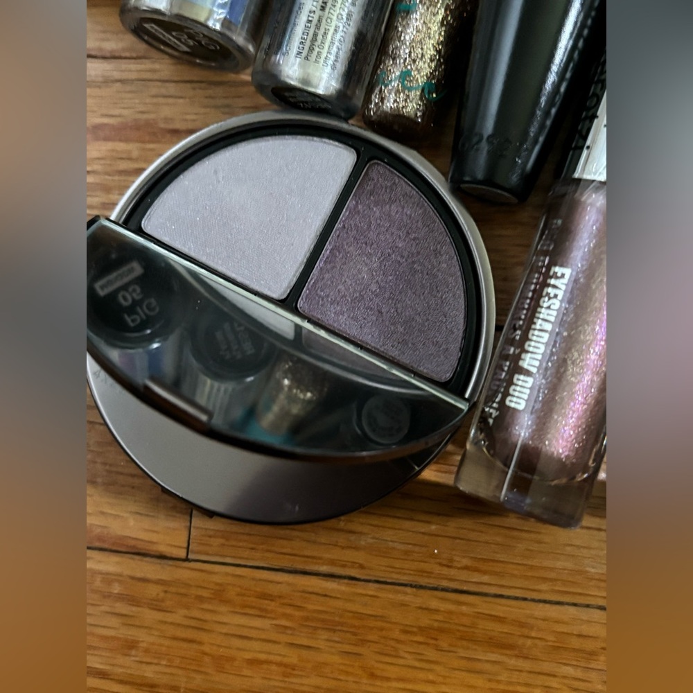 Make up bundle - Picture 7 of 8